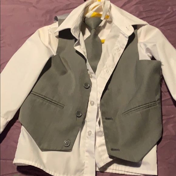 Little boys 4T gray suit - Picture 2 of 10